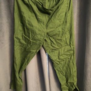 J. Jill linen Capri pants. Pic does not do justice! these pants are gorgeous